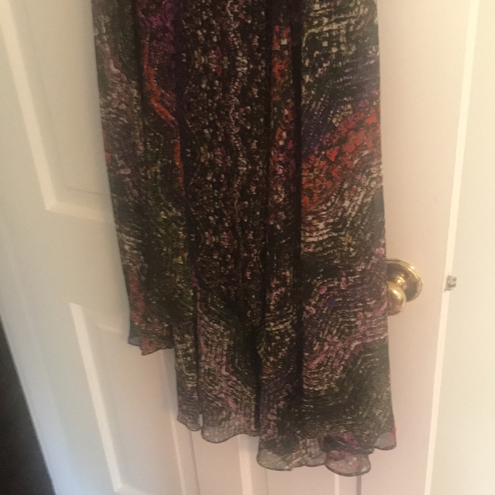 Unique Dress - Picture 4 of 4